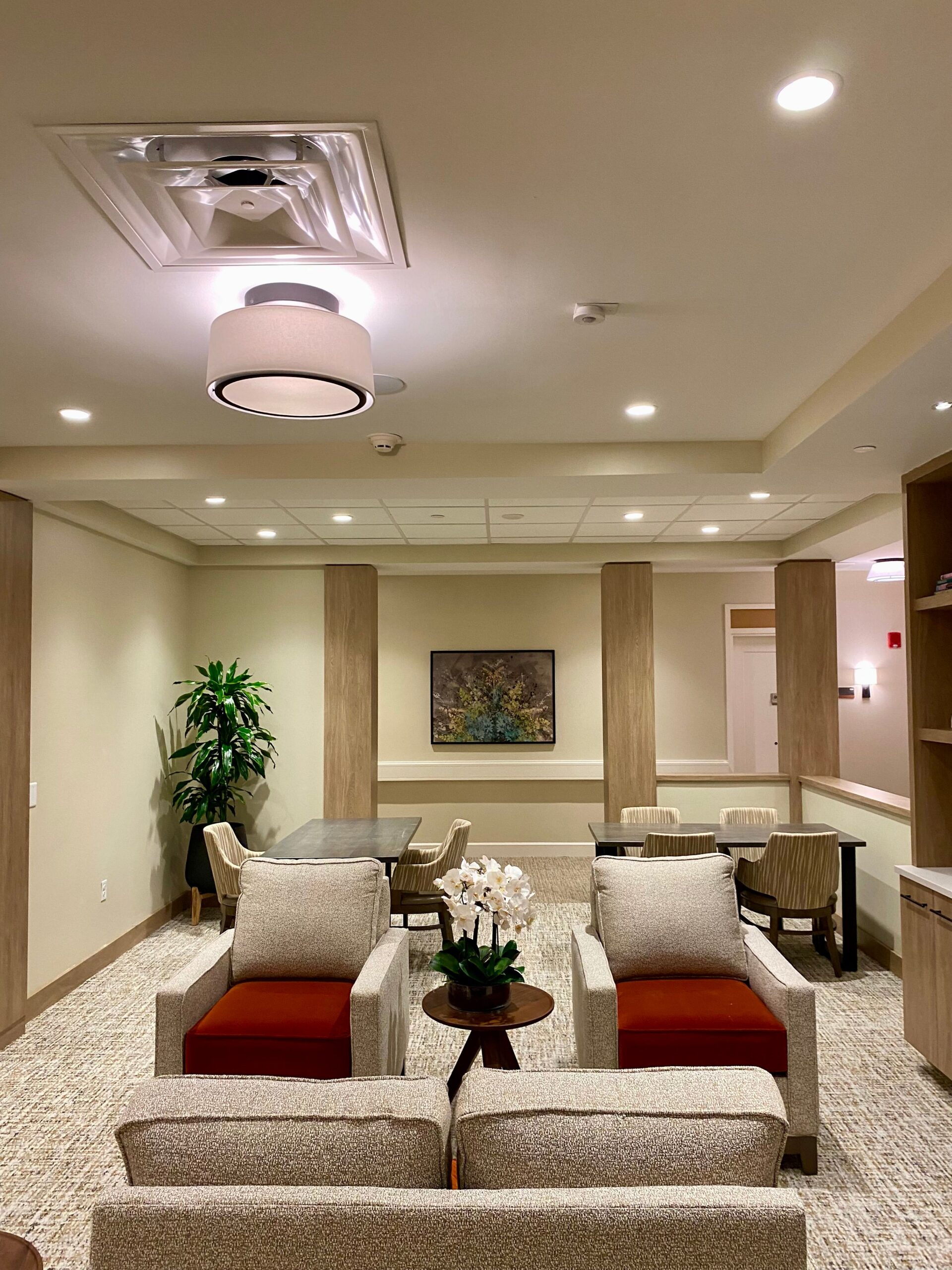 How Custom Framing Can Enhance Your Hotel Décor