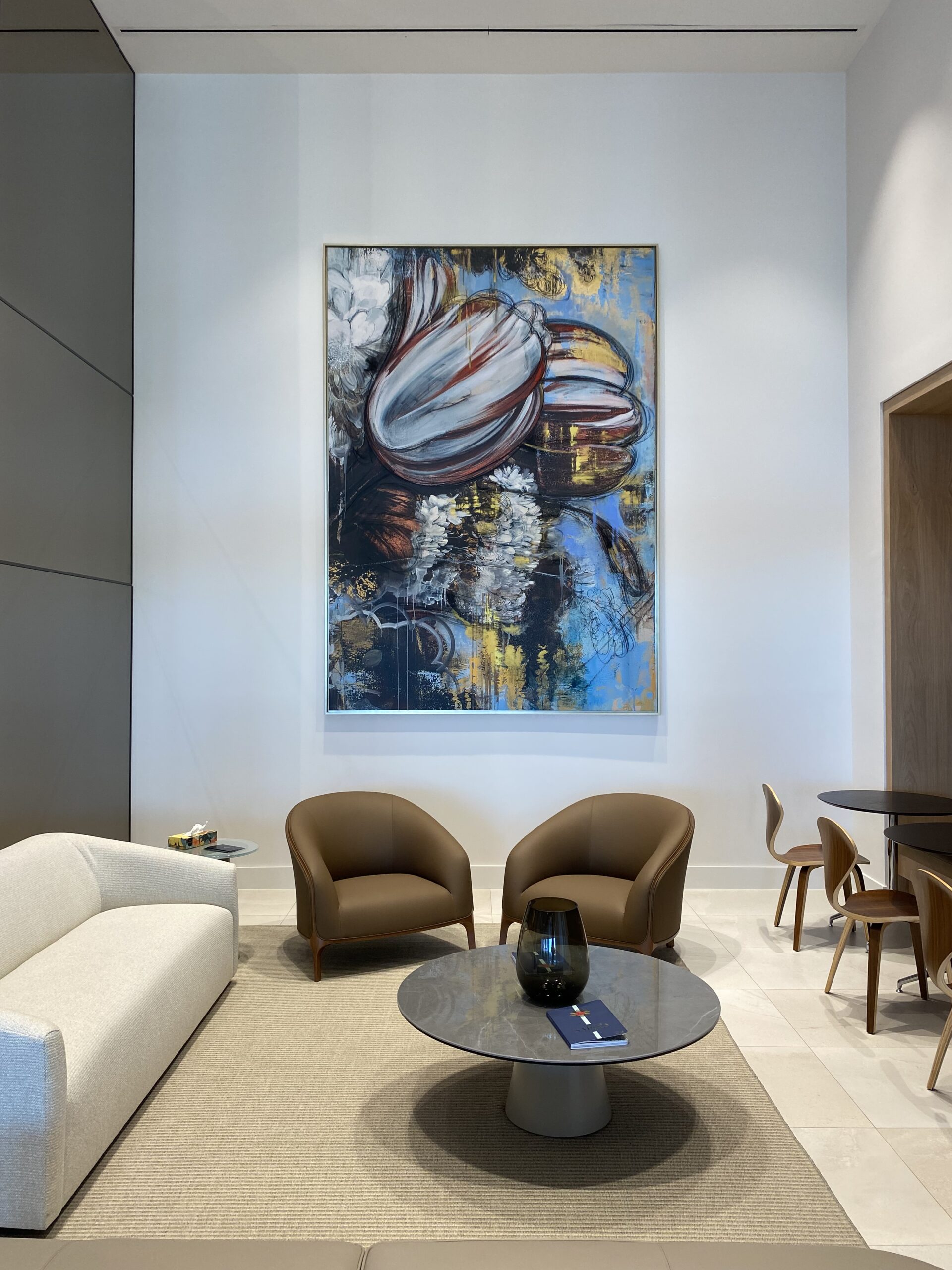 How to Use Custom Frames to Enhance Your Lobby